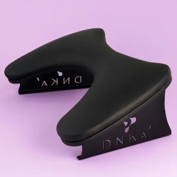 Reposabrazos anatómico DNKA para manicura, color negro.